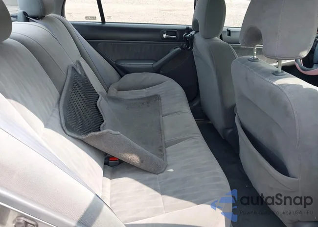 2HGES16564H621111: 42404213