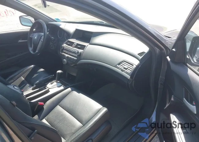 1HGCP2F65BA135828: 42404239