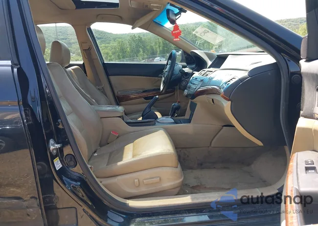 1HGCP2F80BA066449: 42404276