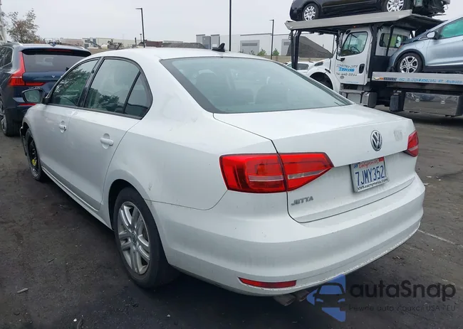 3VW2K7AJ9FM241528: 42404439