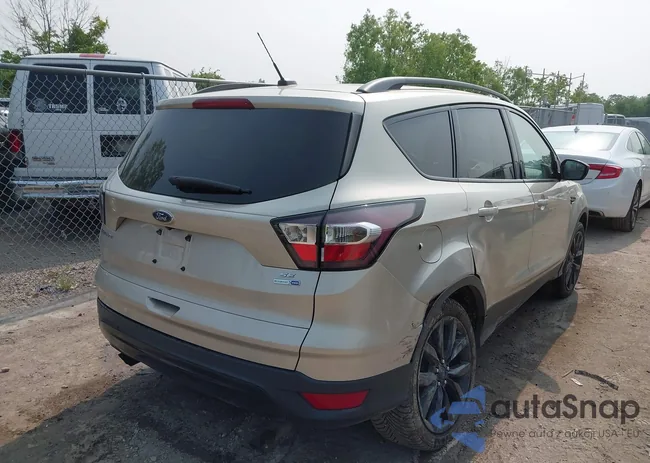 1FMCU9GD1HUC45792: 42403585