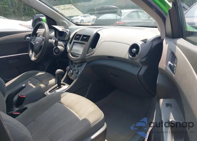 1G1JC5SH2F4152268: 42403647