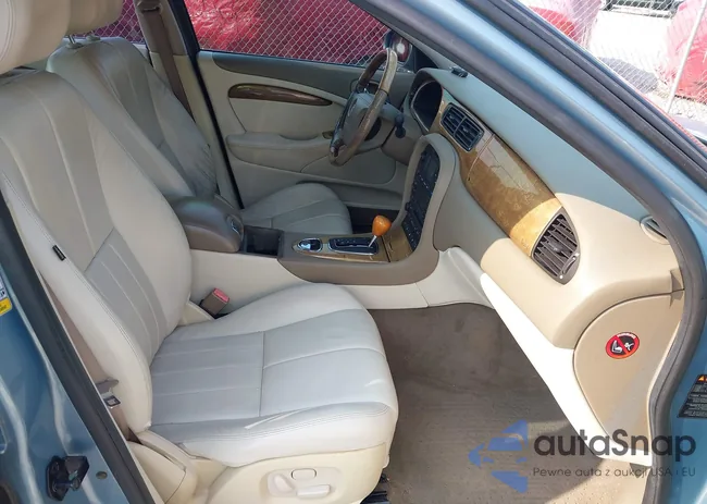 SAJEA01T64FN07825: 42403796