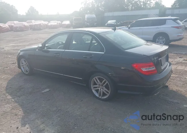 WDDGF8AB7DR287761: 42403815