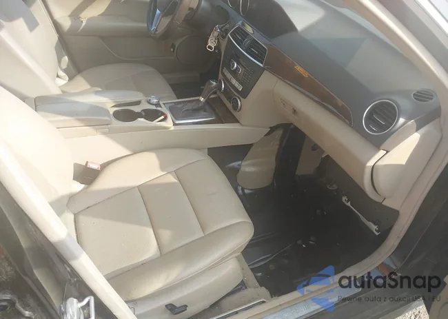 WDDGF8AB7DR287761: 42403815