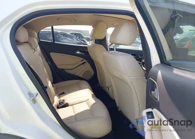 WDCTG4GB8JJ436978: 42404889