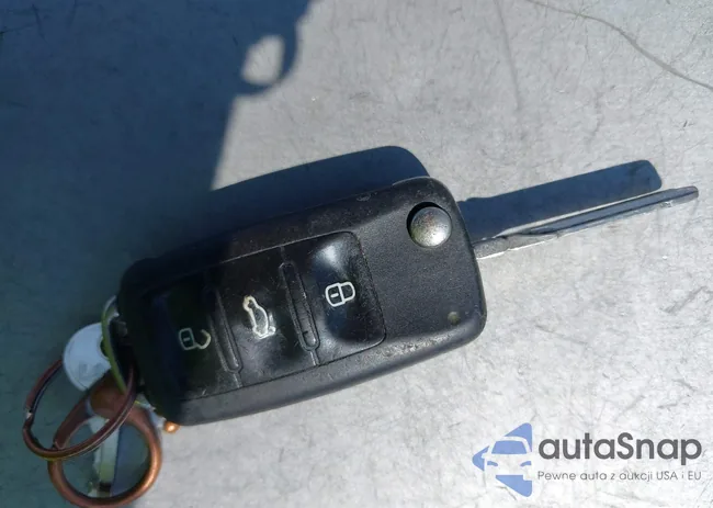 3VWD17AJ5EM260541: 42404890