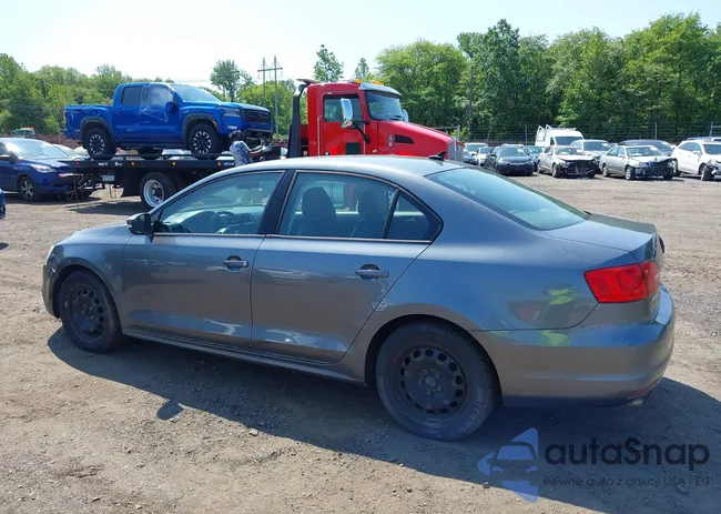 3VWD17AJ5EM260541: 42404890