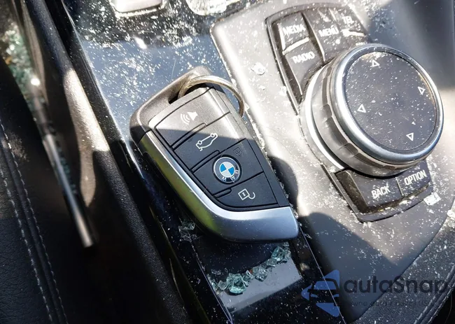 WBXHT3C37GP880815: 42404972