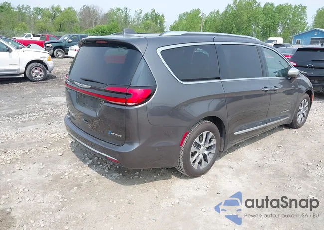 2C4RC1N79MR521983: 42404983