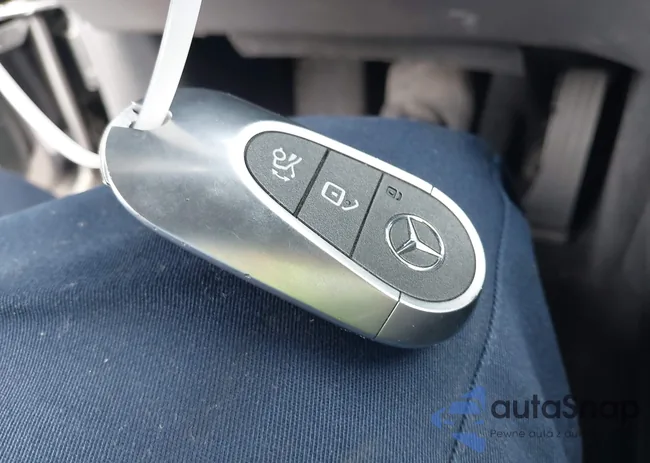 W1KEG2CB9RF047151: 42405004