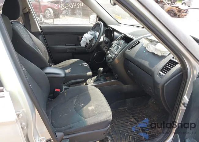 KNDJT2A29B7720978: 42405213