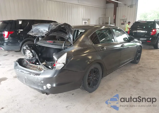 1HGCP2F34AA040620: 42405229