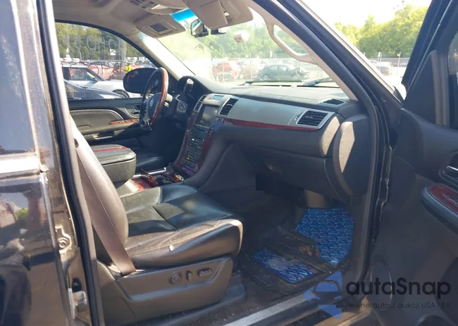 1GYFK66858R109561: 42405369