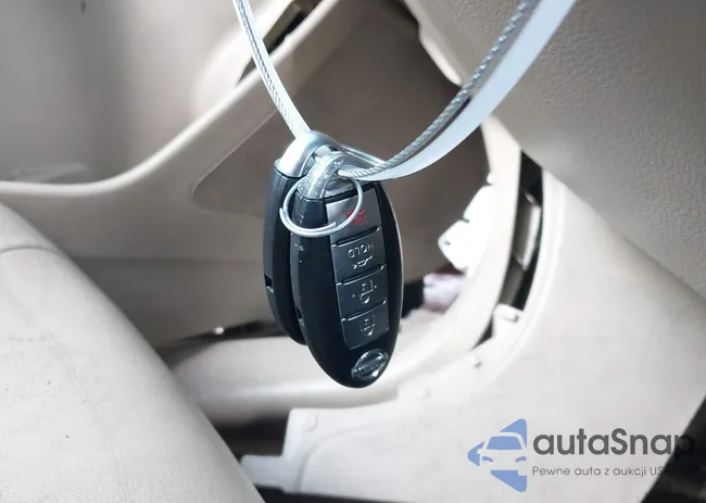 1N4AL21E18C119628: 42405454