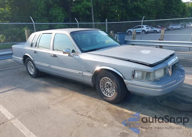 1LNLM81W8PY626163: 42404516