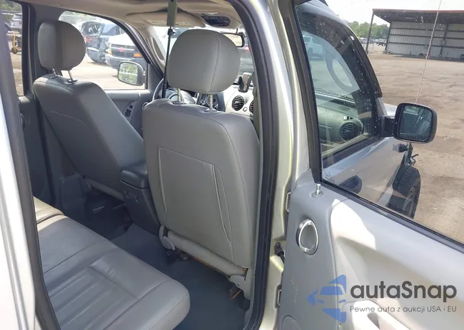 1J8GK38K15W502948: 42406039