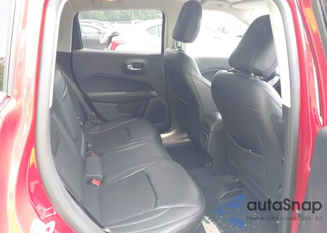 3C4NJDBB7JT223360: 42406279