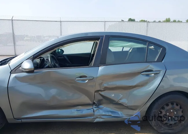 JM1BL1UF4C1610146: 42406288