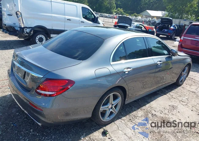 WDDZF4JB8HA037189: 42406384