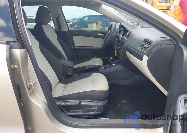 3VW2K7AJ8FM220167: 42405856