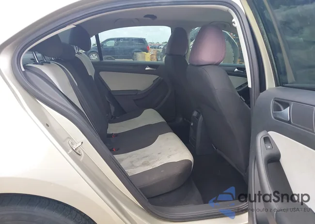 3VW2K7AJ8FM220167: 42405856