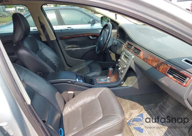 YV4BZ982881037826: 42408049