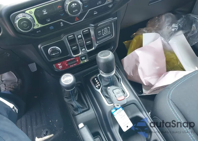 1C4JJXR64PW700323: 42407681