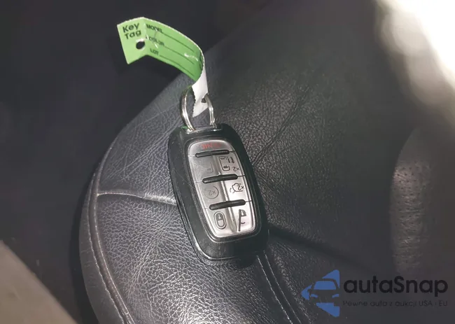 2C4RC1BG1JR322717: 42407752