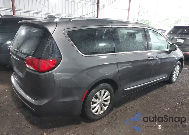 2C4RC1BG1JR322717: 42407752