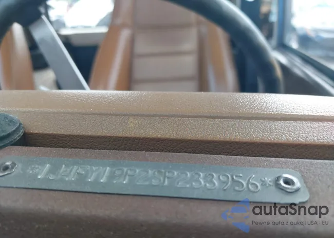 1J4FY19P2SP233956: 42407758