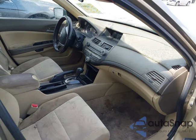 1HGCP2F40AA062929: 42409045