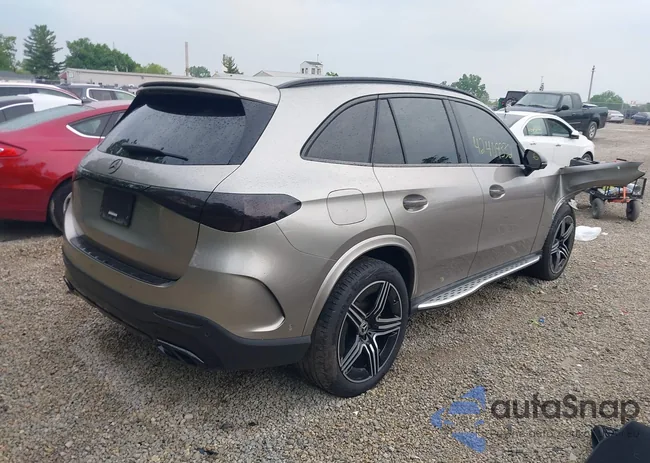 W1NKM4HB4RF103922: 42409332