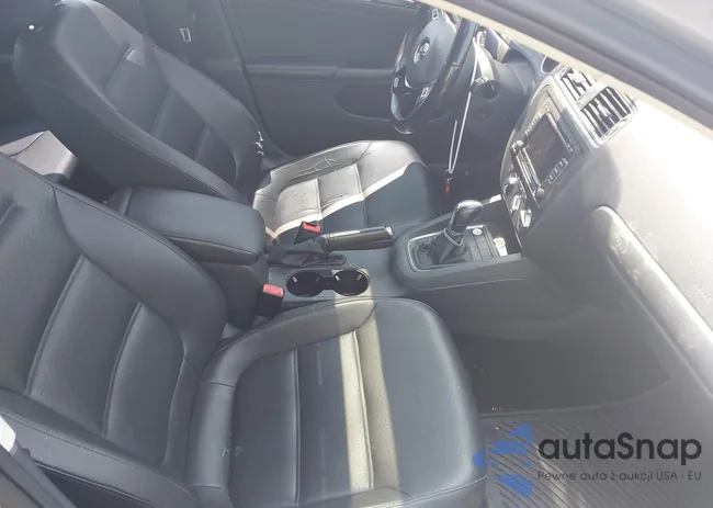 3VWD17AJ7FM421327: 42409413