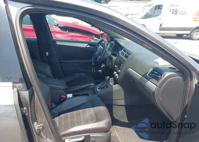 3VW467AJ6DM215219: 42410351