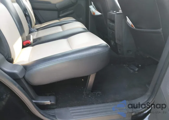 1FMEU64E28UB00913: 42410384