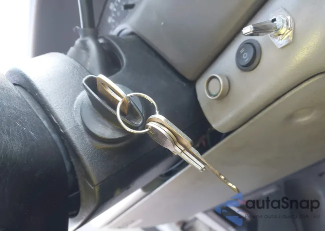 3FTNF21L81MA77853: 42409790