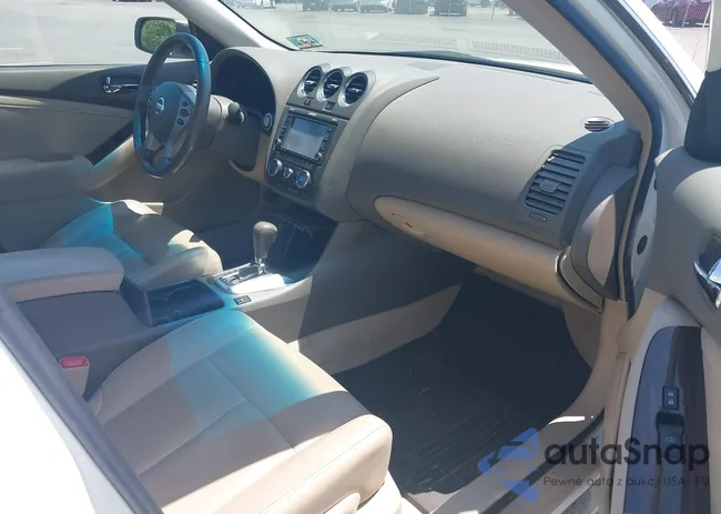 1N4AL2AP1AN422775: 42409801