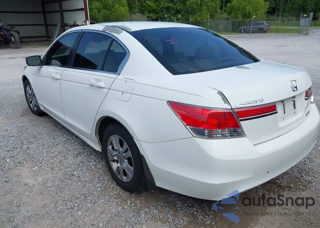 1HGCP2F60BA017072: 42410853