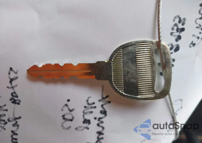 2GCEC19V961109619: 42410895