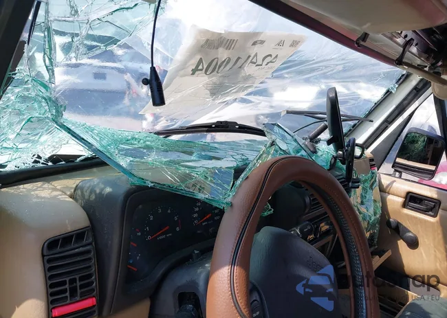 1J4FA59S92P734763: 42411004