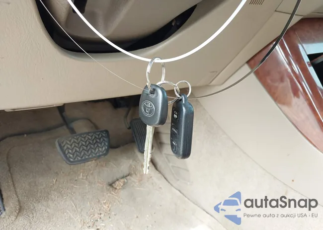 4T1BE30K15U078201: 42411259