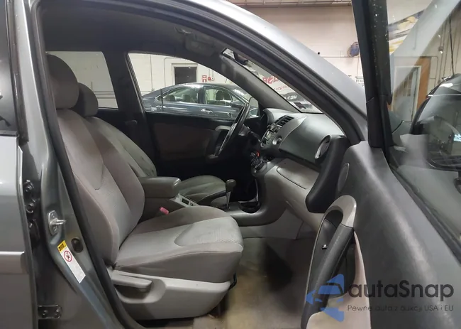 JTMBK33V585067249: 42411416