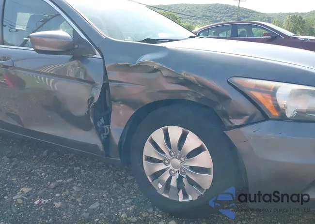 1HGCP2F34CA244191: 42410470