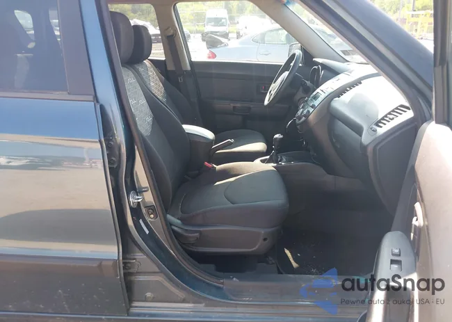 KNDJT2A28B7204143: 42410640