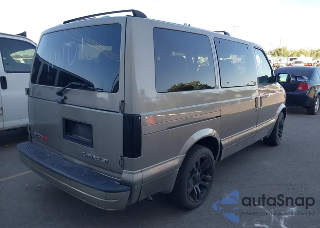 1GNEL19X74B125338: 42410655