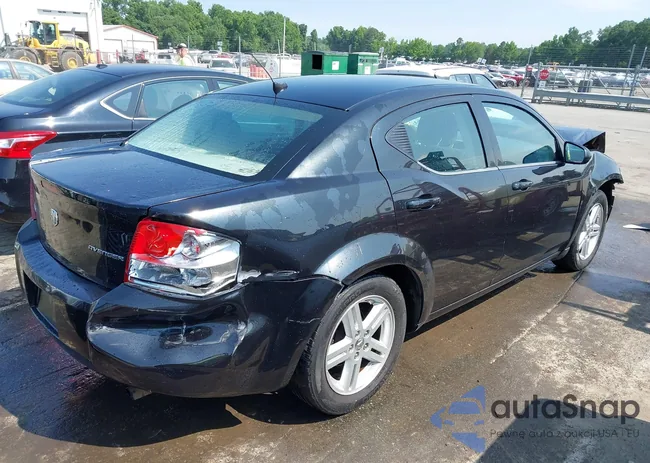 1B3CC1FBXAN201557: 42411852