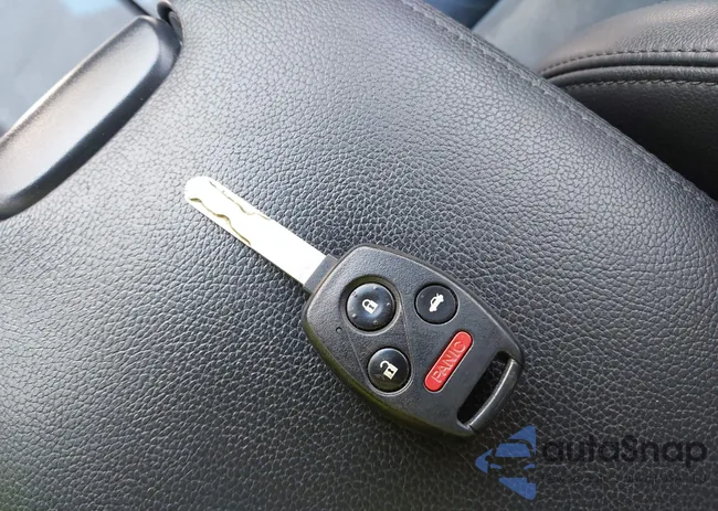 1HGCP2E86AA135451: 42411957