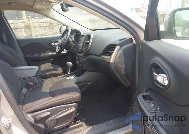 1C4PJLCB5FW608516: 42412171