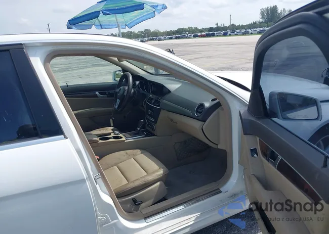 WDDGF4HB0EA963191: 42411637